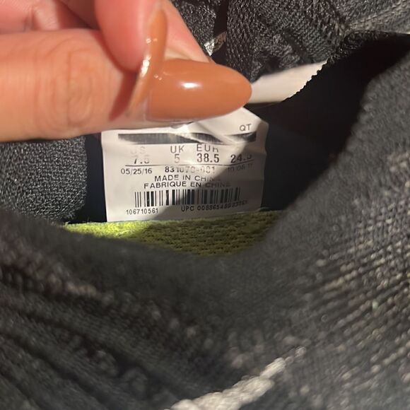 Black & White Nike Free Run Flyknit Sneaker - Light Shoe Women’s 7.5 - Picture 6 of 7